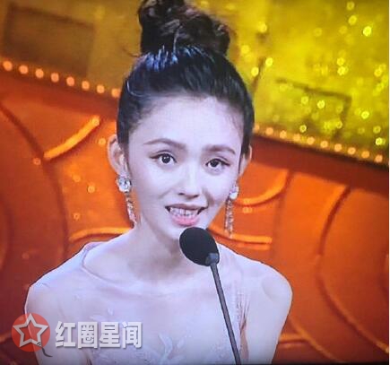 林允什么学历读过大学吗 林允看提词器太频繁惹争议