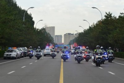 ​包头交警：擎旗奋进写担当 守护平安保畅通