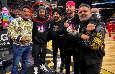 ​42岁小罗观战NBA，身材发福又老了！至今未婚，身边不缺白富美