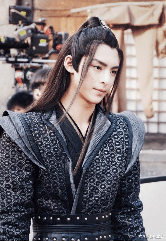 “陈情男孩”事业差别大：鬼将军拍戏忙不停，他被雪藏后遇到贵人