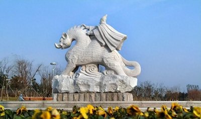 ​温风软玉，翠浪翻空：渤公岛的传说与现代魅力