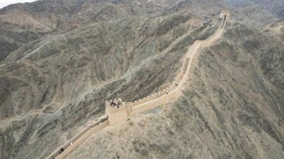 ​揭秘万里长城的终极终点：嘉峪关，你不得不知的壮丽史诗！