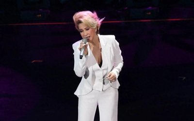 ​甄妮：华语乐坛的璀璨明珠