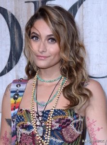 ​迈克尔杰克逊的女儿：五官漂亮皮肤白皙，11岁之前是父亲的掌中宝