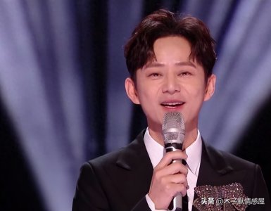 ​何炅跨年晚会落泪惹争议，谢娜隔空拥抱安慰，请多一点理解和宽容