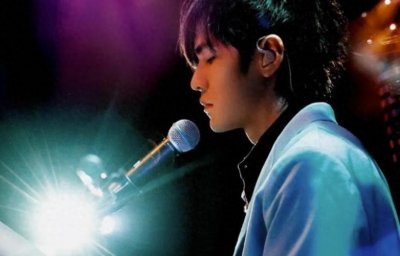 ​周杰伦母亲叶惠美：近照曝光，气质丝毫不输天王嫂“昆凌”！