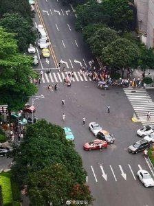 ​广州女司机撞倒行人后续：13名伤者暂无生命危险