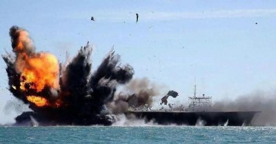 ​彻底翻脸！菲律宾击沉我国赠送的舰船，055率队冲进南海