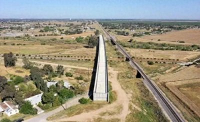 ​人间奇迹，美国终于有“高铁”了！跟中国比，美国高铁微不足道！