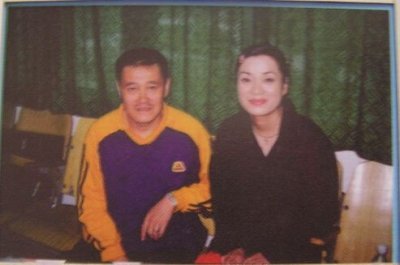 ​毛阿敏赵本山青葱岁月合影照曝光