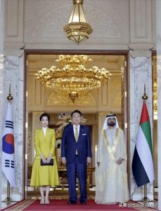 ​韩国夫人高清照片30张，威风到达沃斯，又美到瑞士了，出国就惊艳