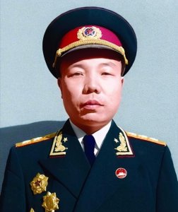 ​萧华：13岁领导1000人，