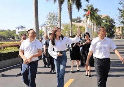 ​中国打工妹逆袭成比利时利涅王妃，回广东娘家传奇故事