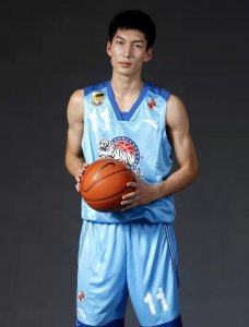 ​可兰白克的故事：穷孩子的逆袭之路，又帅又励志，重情重义懂感恩