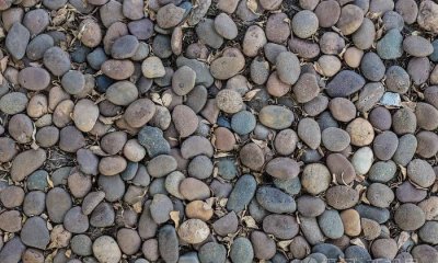 ​石头怎样的落在地上,石