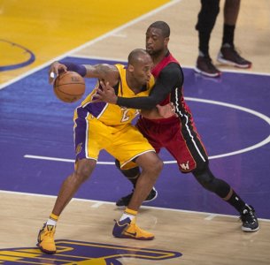 ​篮球——NBA常规赛：湖