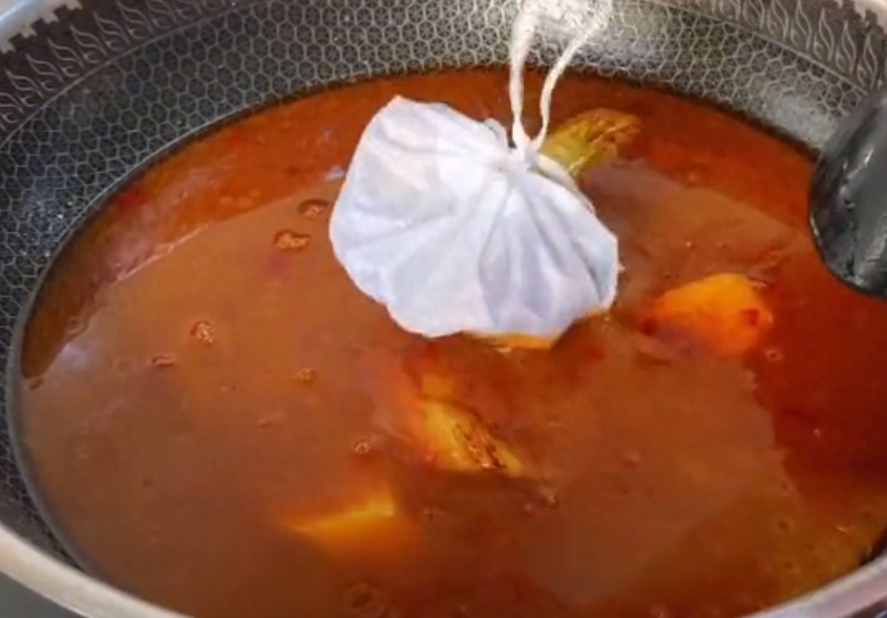 东北酱骨头，直接放酱就错了，学会这秘制做法，颜色红亮香味浓