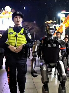 ​深圳“未来警探”上岗
